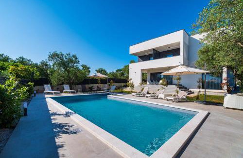 CROWONDER Sun Dance Apartments with Heated Swimming Pool Seaview and Garden - Foto 11