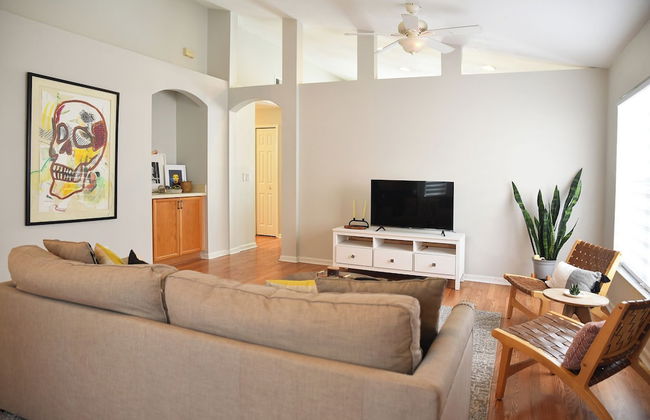 Artisan Poolside Paradise near Disney - Photo 23