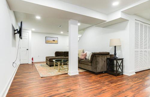 7 Mi to Baltimore Maryland Gem with Shared Yard! - Foto 4