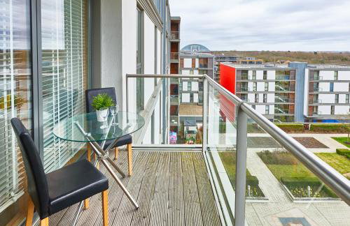 ShortstayMK Vizion apartments, with free superfast wi-fi, parking - Foto 38