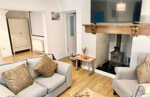 Cottage,Cinema Room,Log Burner - Photo 38