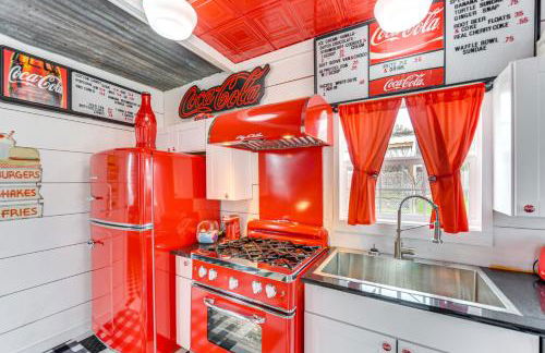 Fifties Diner-Style Llano Home with Shared Fire Pit - Photo 11