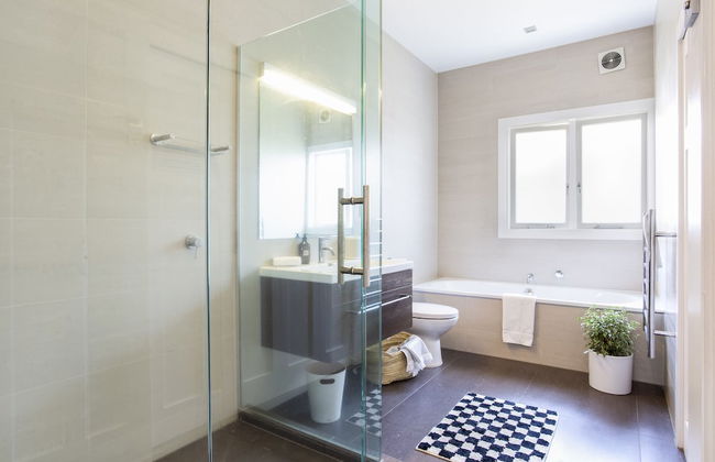 Executive State-Of-The-Art Home - Spa - Photo 29