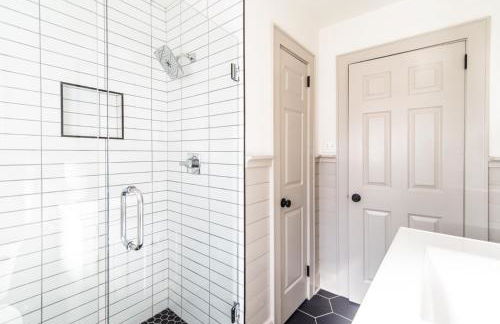 Modern 2BR Stay In Historic West End Near Downtown - Foto 17