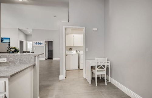 Luxurious House With A Pool, Spa, and Patio, Sleeps 6 Comfortably - Foto 4