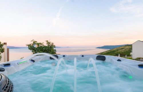 Villa Aristea with sea view, jacuzzi and infinity pool - Foto 49