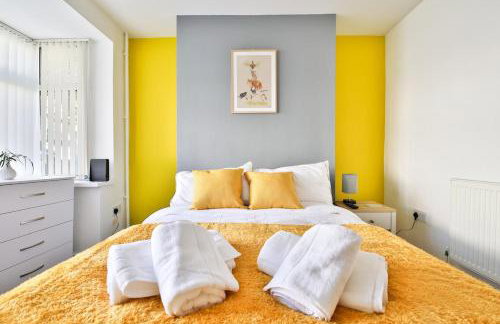 3-Bed Contractor Ready Stay Near City & M4 Access with Parking & Wi-Fi - Foto 4