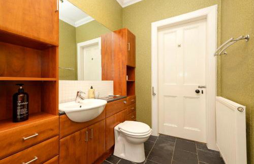 JOIVY 5 Bedroom Apt Near Meadows & George Square - Foto 72