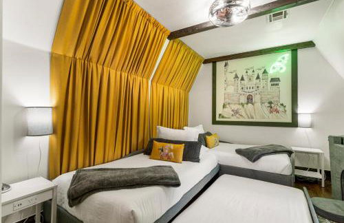 Castle Stay by Gathering Place Hot Tub & Fire Pit - Foto 36