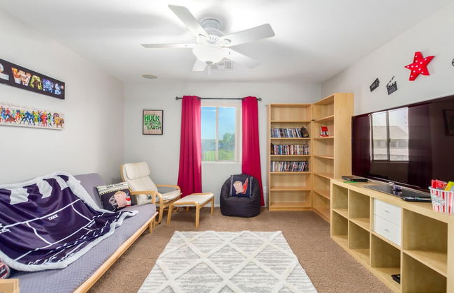 Spacious Oasis Spring Training Pool Tennis - Photo 1