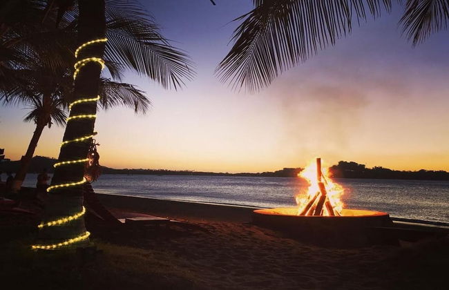 Nicely priced duplex in Surfside with private pool and AC in every room - Photo 36