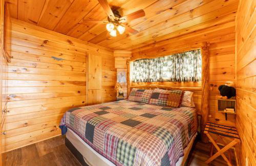 Eagles Nest Cabin with a private hot tub - Foto 11