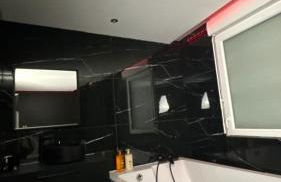 Black Room: Votre Love Room près de Lyon - Foto 10