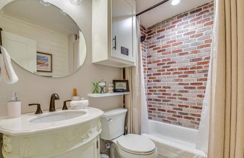 Hot Tub! Family Haven 3 Mi to Lake Ray Roberts - Foto 18