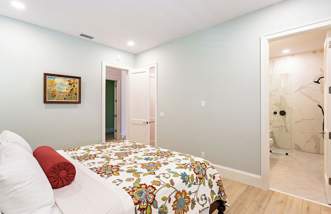 Imola: Newly Remodeled Pool Home Minutes from Vanderbilt Beach. Family-Friendly Retreat with 4 BR, 3.5 Bathrooms, and Private Screened Pool. Perfect Location Near Mercato and Naples Attractions - Foto 7