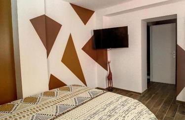 STUDIO HYPER CENTRE SAFARI TOUT ÉQUIPÉ WIFI NETFLIX 2PERS - Foto 16