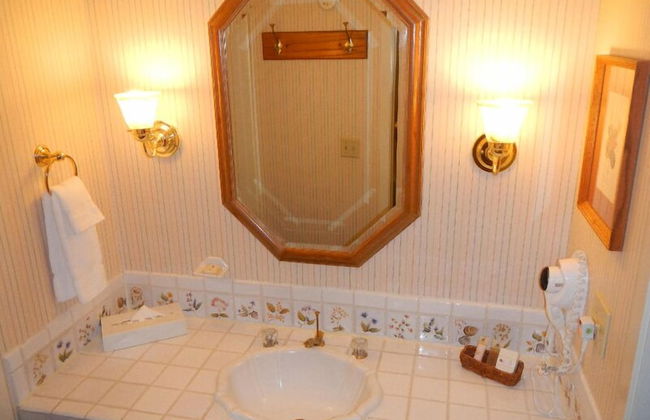 GetAways at Olympic Village Inn - Photo 14