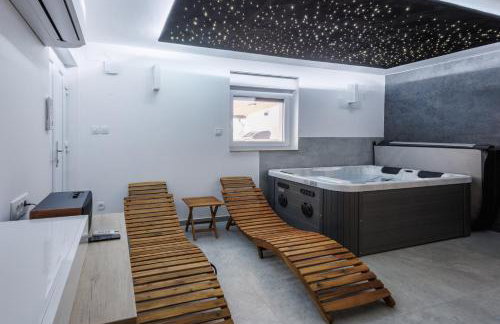 Franc Holiday House With a Spacious Terrace, Hot Tub And Sauna - Foto 16