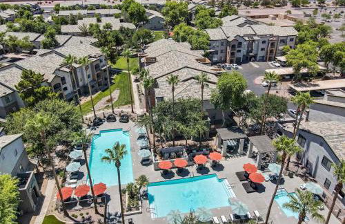 Boulevard Stays Quiet Modern 2BR Pickleball Pool Parking Gym 06 - Foto 27