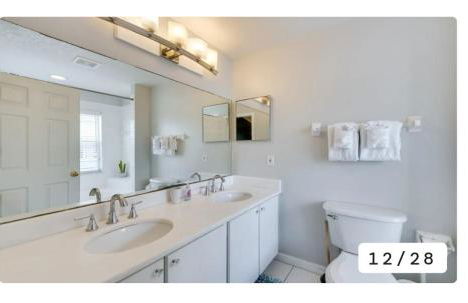 Spacious 3 bedroom pool home with lake view - Foto 19