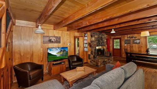 Sunshine Cabin - Cozy 2-Story Getaway - Foto 2