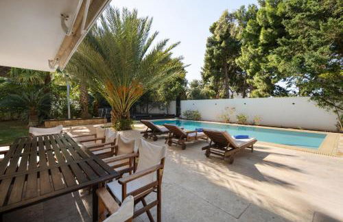 Villa Saronida - Photo 8