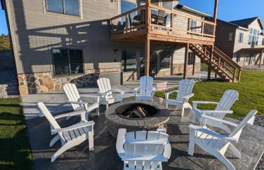 Lakefront, Private Beach, Garage Bar, Near WI Dells, King Beds, Sleeps 16, Near Ski Hills - Foto 7