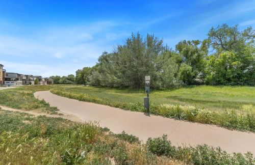 Swanky Townhome Near Old Town, Breweries and River - Foto 55