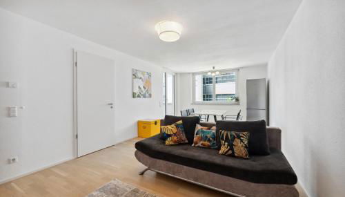 EXQUIS Design 2BR Apartment BAUHAUS I Balkon I Parkplatz I Top-Lage I Mercedes-Benz I Kinderbetten - Foto 3