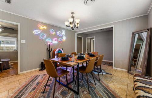 Pet-Friendly Aggie Village - Fire Pit Games and walk to Texas AnM - Foto 38