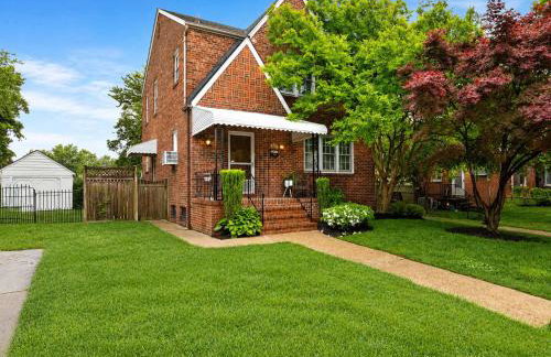 Stately 5BR Historic Retreat - CozySuites - Foto 2