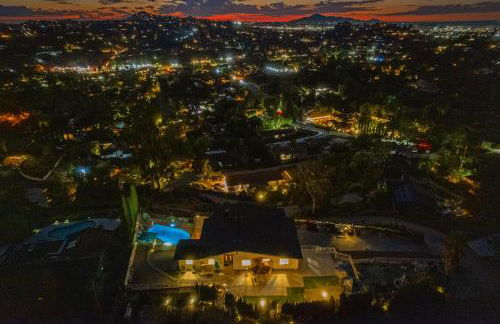 Entire Private Home with 4 Bedrooms 2 Bathrooms, Pool, View, 4 Parking, King Bed, Big Yard, Available Now - Foto 63