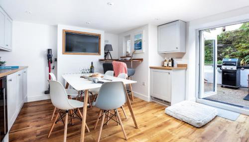 Beach Lovers Paradise in Portreath - With Sea Views & Log Burner just 100m from beach - Foto 4