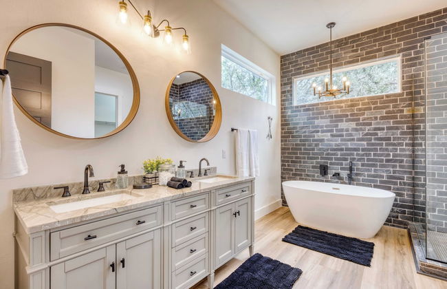 Pool, Hot Tub, Game Room, Fire Pit Luxe & Private 4bdr Maverick by Avantstay - Foto 27