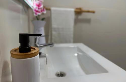 Refugio del Madroño - Estudio Moderno en Málaga - Foto 36