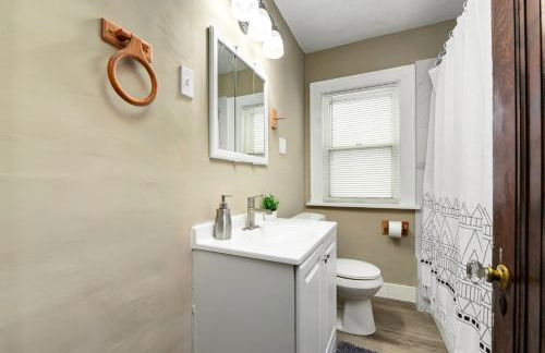 RocknRoll Crib 8 Min Cle Clinic Near Downtown - Foto 16