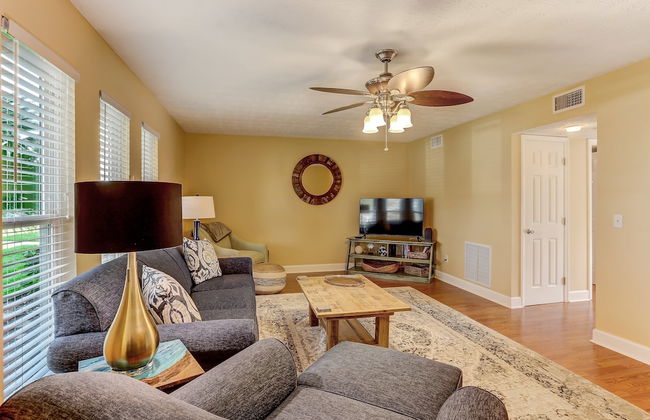 Fernandina Shores Condo with Private Balcony and Access to Pool by RedAwning - Foto 13