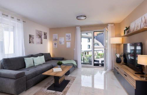 Blue Sky Flat, Apartment, 73qm, bis 6 Personen, Neubau Süd-Balkon mit Lounge-Möbeln, Schwarzwald-PLUS inkl 80 Gratis-Attraktionen täglich - Photo 5