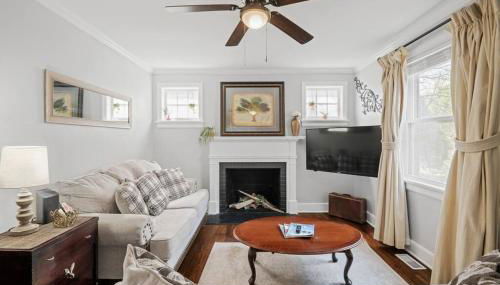 Private House + Yard Central Location to all RVA - Foto 1