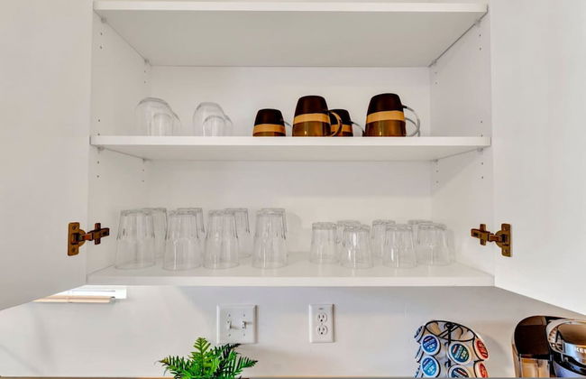 Charming 2BR w King Queen Close to SLC - Foto 11