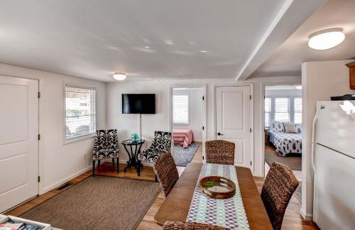 Recently Renovated LBI Apt with Deck on Beach Block! - Foto 6