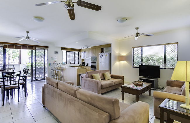 The Mediterranean Beachfront Apartments - Foto 32