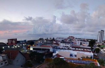 Quarto cama Casal, Vista para o mar, próximo a FMO, Centro Histórico, shopping Patteo - AR CONDICIONADO - Foto 14