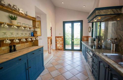 Impressive VILLA Dazura in Valtocado MIJAS - Photo 11