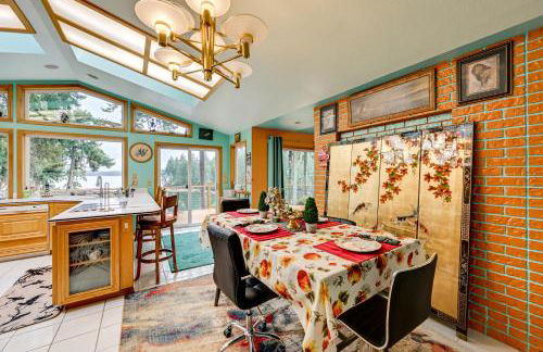 Steps to Shore Seaside Olympia Retreat with Hot Tub - Foto 7