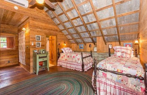 Ada's Peach Street Hideaway - Foto 8
