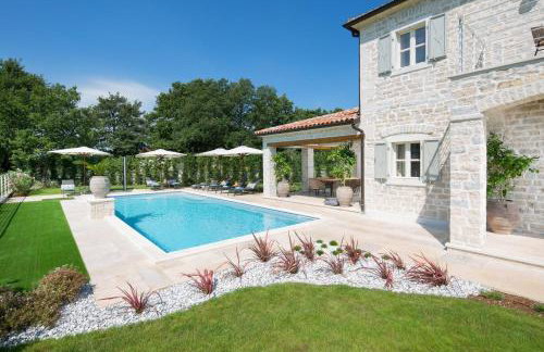 Villa Elena with private pool and sport courts - Foto 3