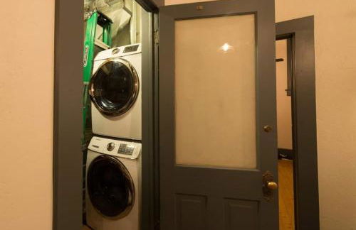 Sunny Downtown Condo above the Coffee Shop - Foto 12