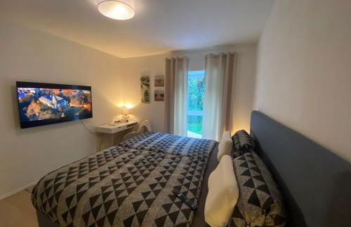 SLEEP WELL Apartments DETMOLD - Tempur Beds- NEU - Top Lage - Free parking - WIFI - Foto 5