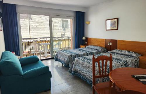 Apartamentos Leonor Carihuela - Photo 41
